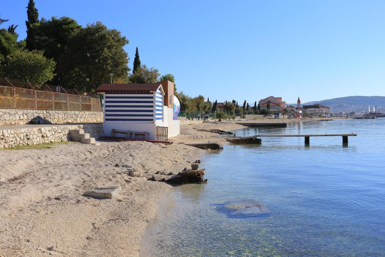 Apartments By The Sea Seget Donji, Trogir - 2029 Экстерьер фото