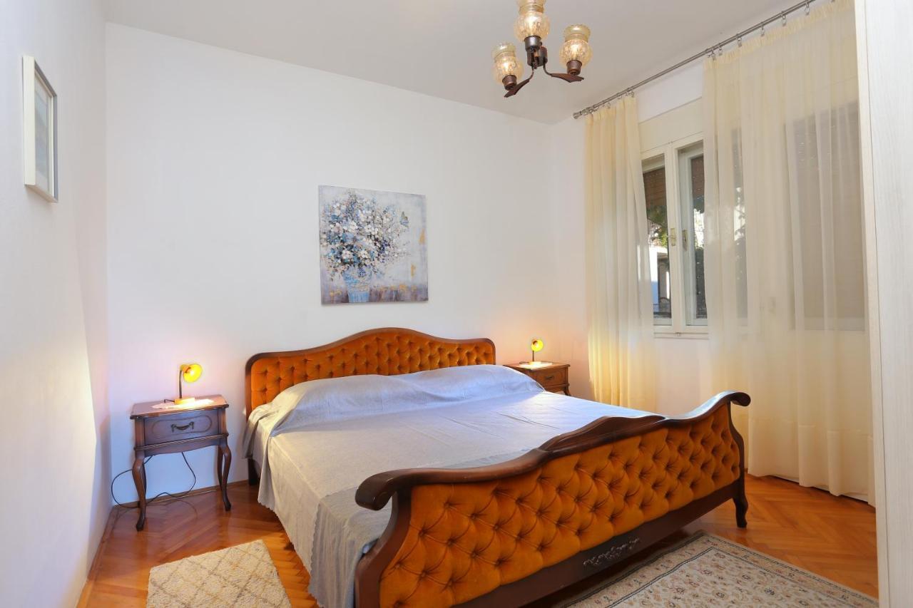 Apartments By The Sea Seget Donji, Trogir - 2029 Экстерьер фото