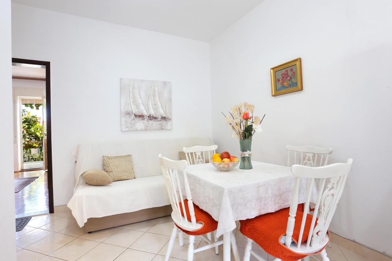 Apartments By The Sea Seget Donji, Trogir - 2029 Экстерьер фото