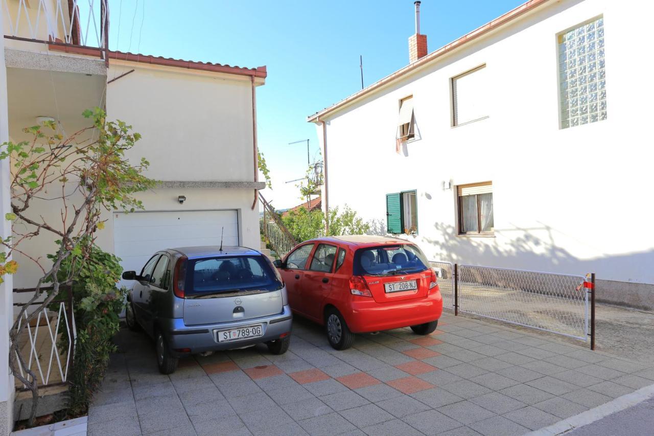 Apartments By The Sea Seget Donji, Trogir - 2029 Экстерьер фото